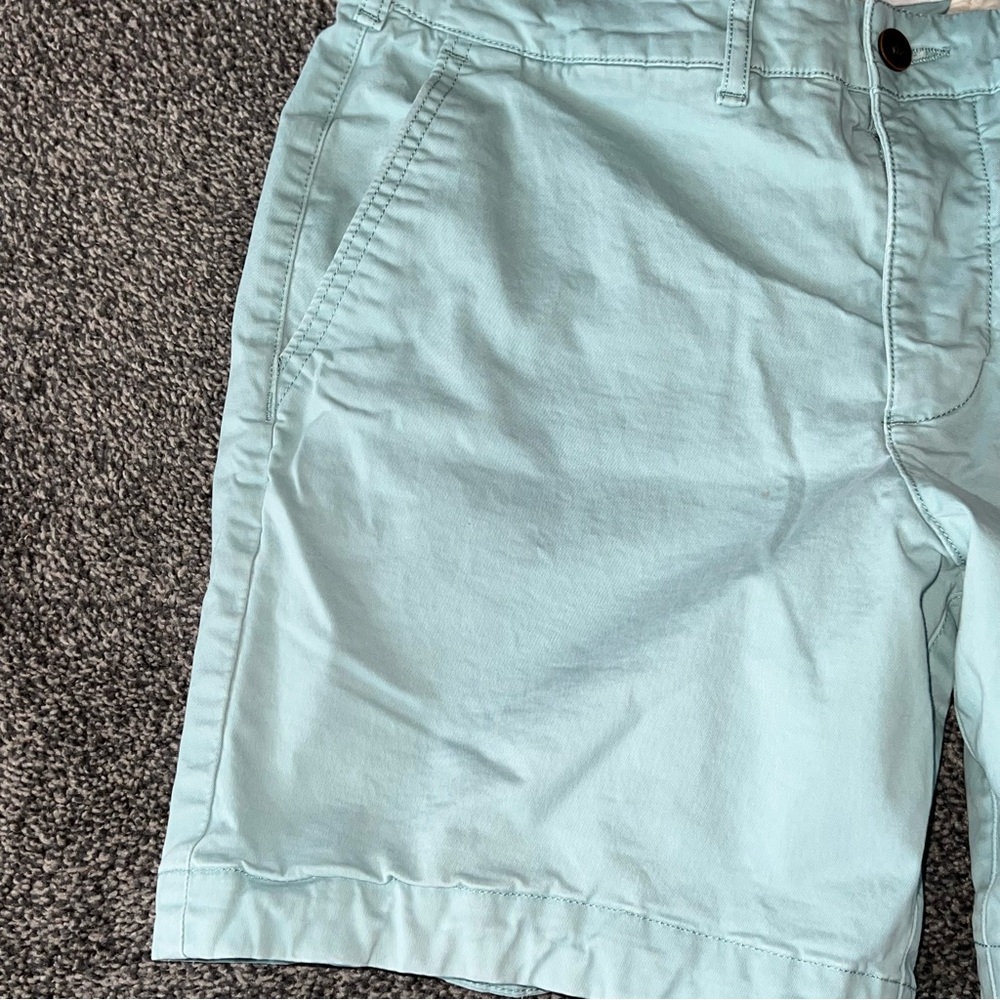 Abercrombie & Fitch Mint Green Men’s Chino Shorts - Picture 3 of 10